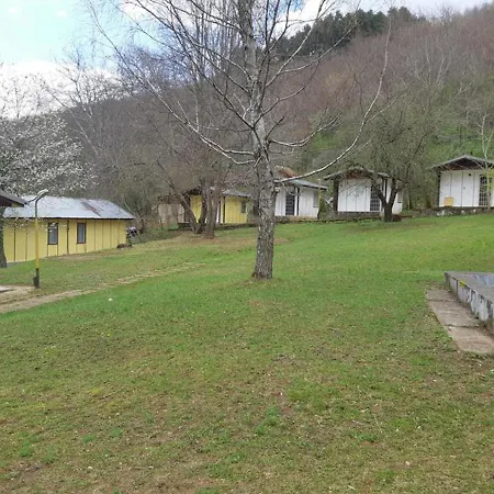 Bungalow In Lovely And Familial Area For 2 Or 3 Persons Gæstehus Kamena